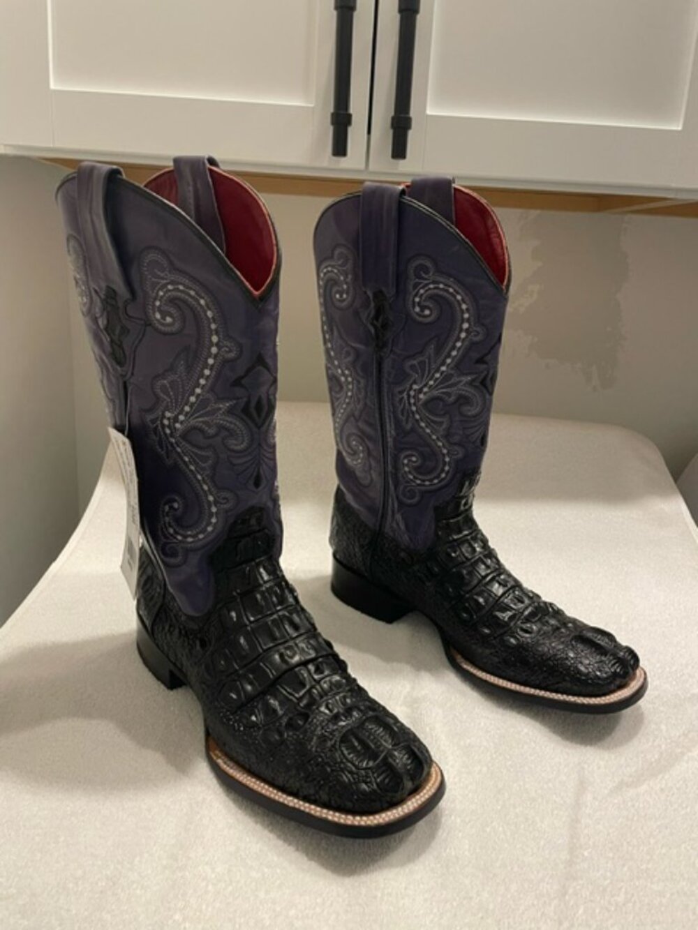 Ferrini Purple Ladies Western Boots 10B Square Toe Croc-Style Embossed Leather